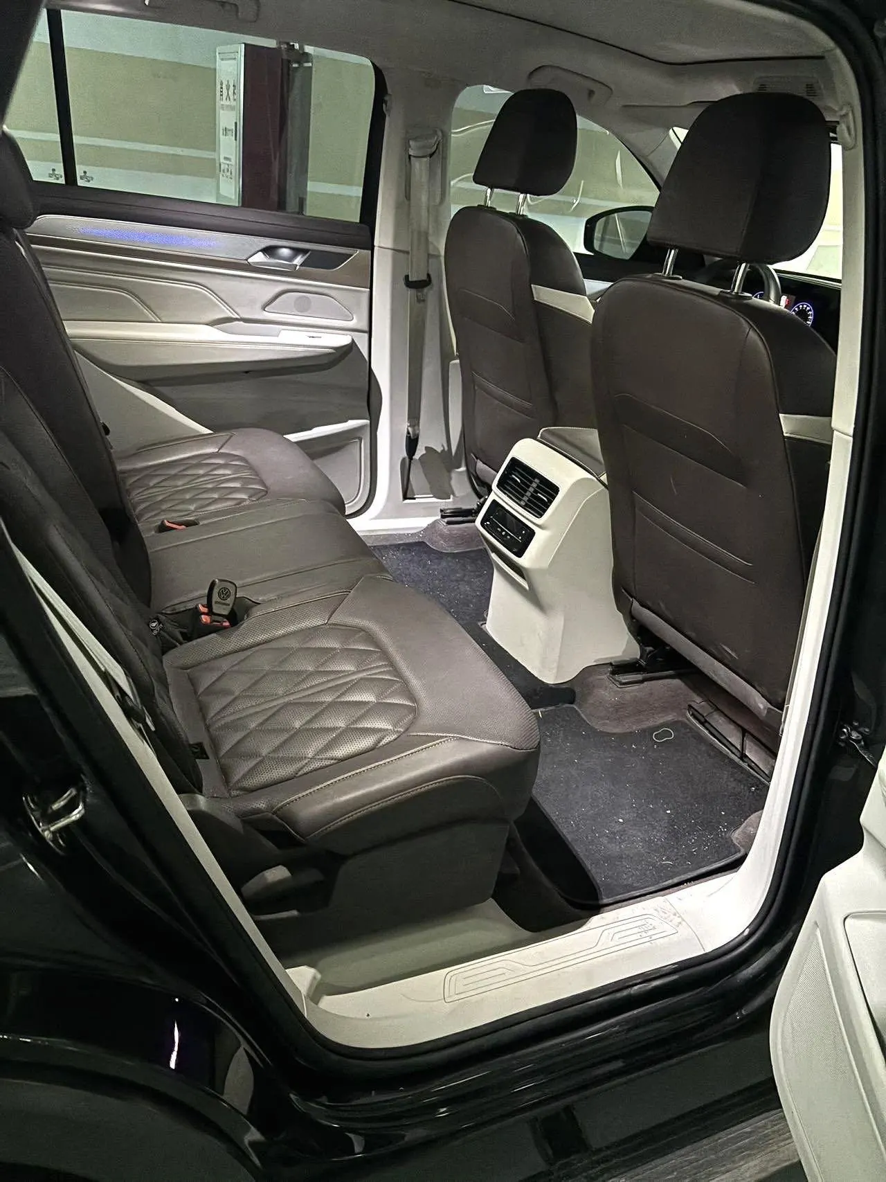Volkswagen 2023 model tour R-Line 2.0TSI 380TSI four-wheel drive parade version automatic gear 5