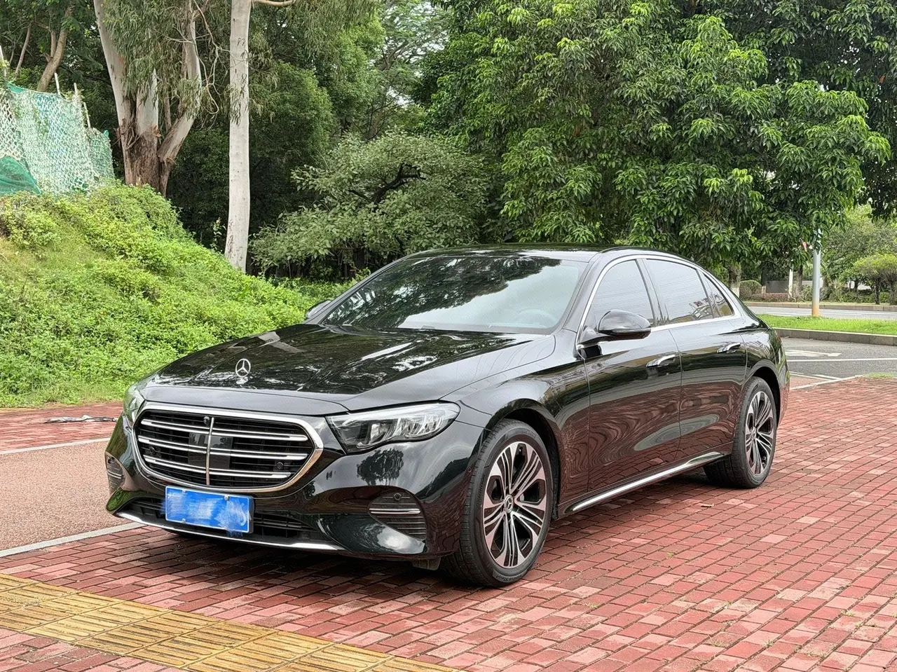 Open image lightbox: Mercedes Benz E-Class 2026 model E 300 L 48V 2.0T Luxury Edition Automatic