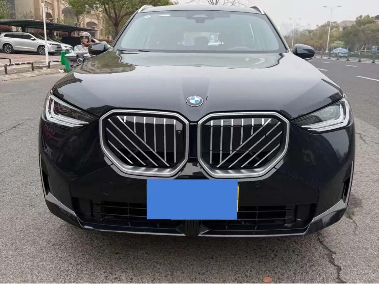 BMW 2026 X3 xDrive25L 2.0T M sports obsidian night suit automatic gear 2