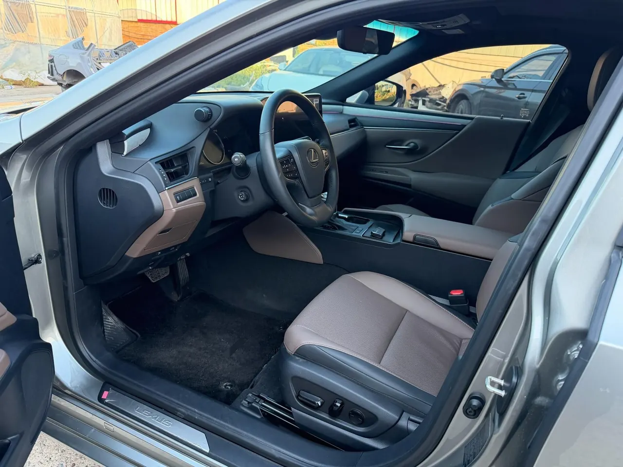 Lexus ES (Imported) 2025 ES200 2.0 Stepless Edition Automatic Gear 5
