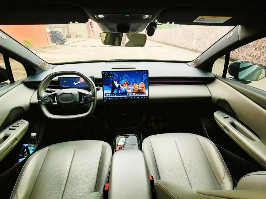 LYNK&amp;CO 2025 LYNK&amp;CO Z 20 530km Rear Drive Pro Automatic 7