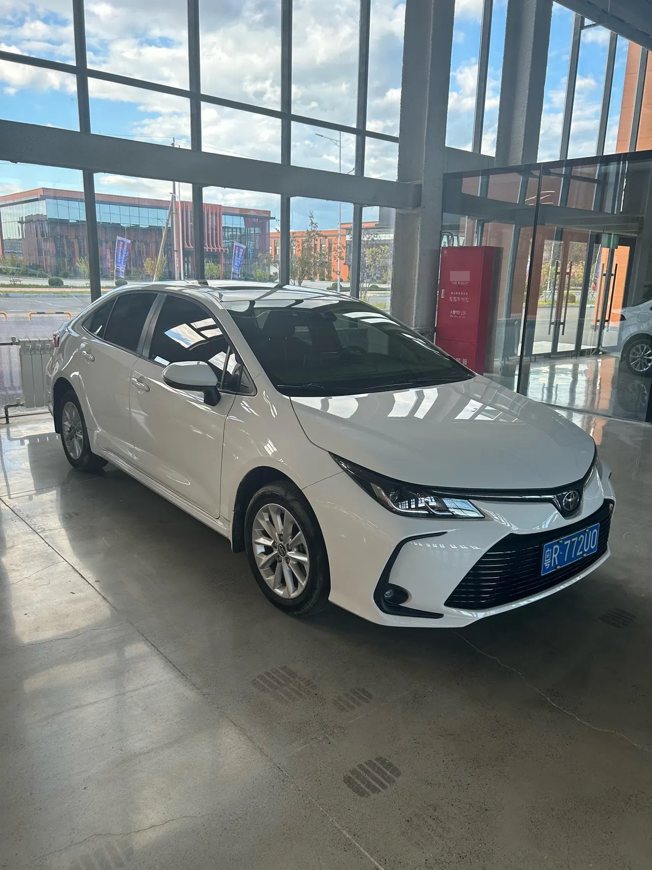 Toyota 2023 corolla 1.2T stepless elite version of automatic gear 3