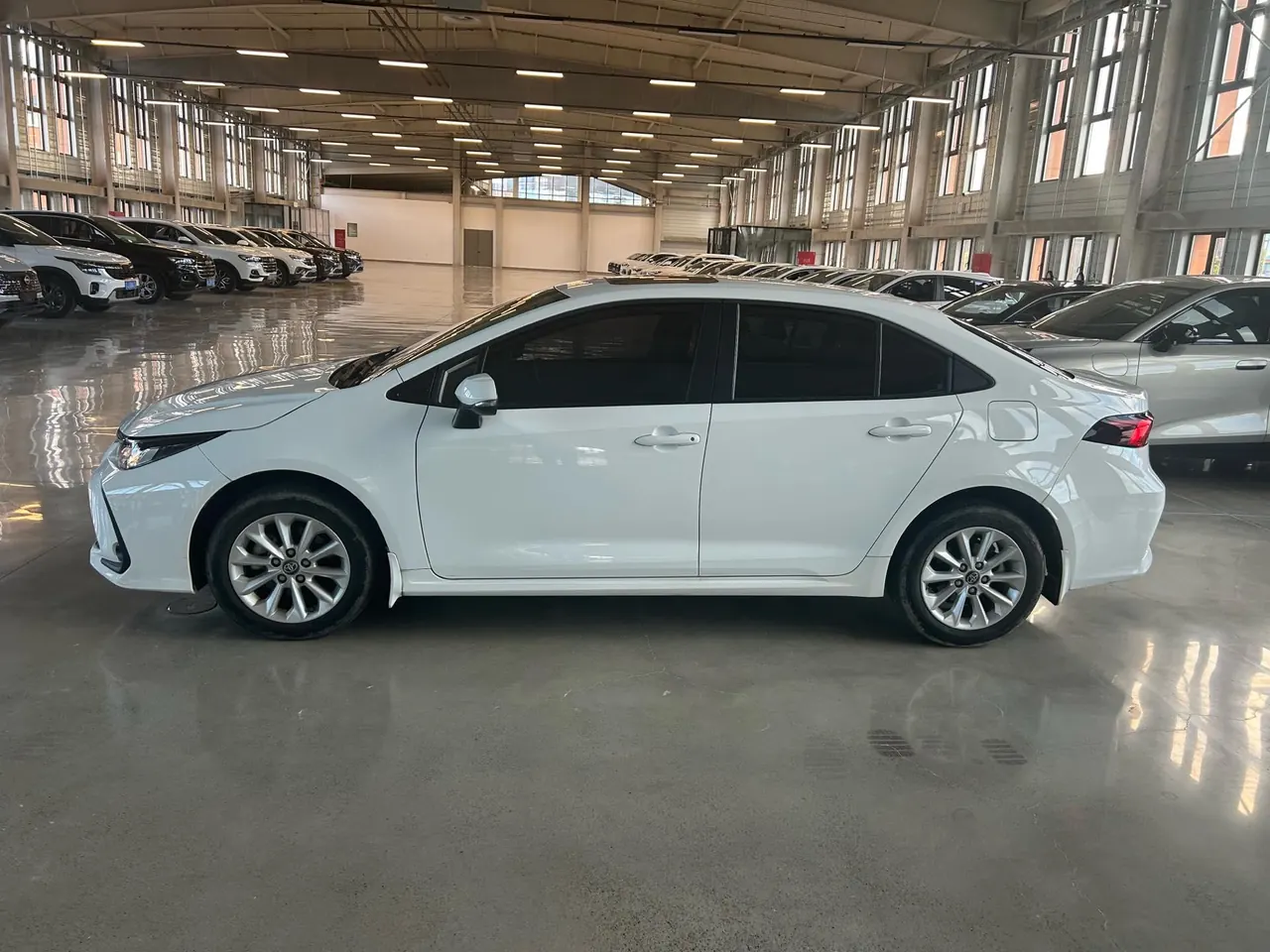 Toyota 2023 corolla 1.2T stepless elite version of automatic gear 4