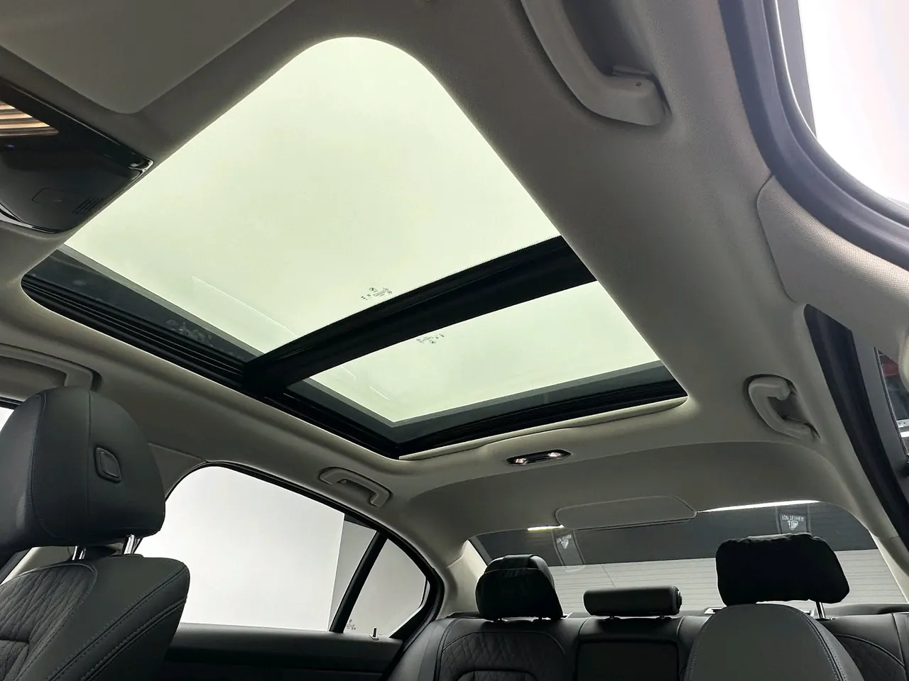 BMW 2026 i3 eDrive 35 L automatic gear 11