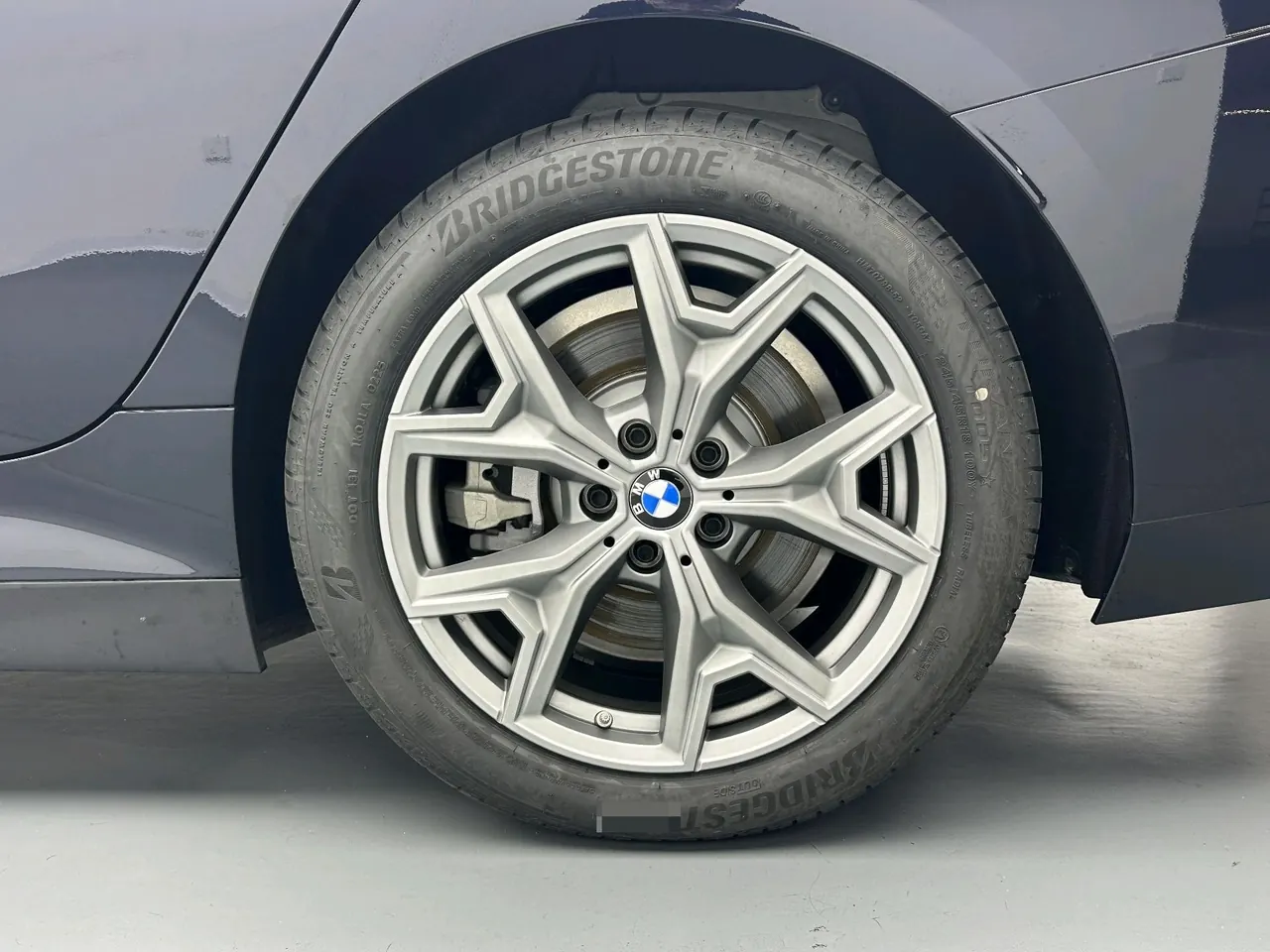 BMW 2026 i3 eDrive 35 L automatic gear 17