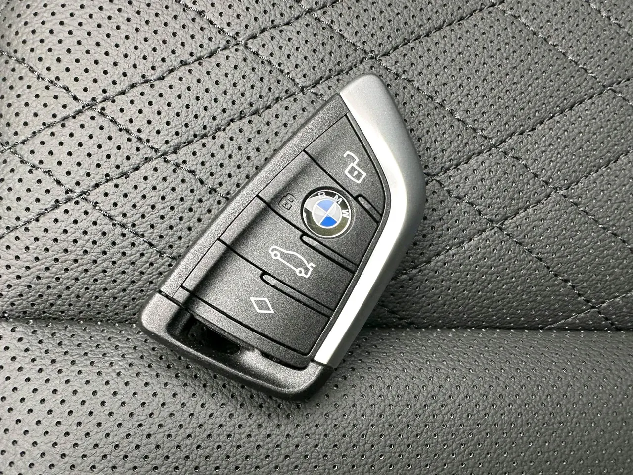 BMW 2026 i3 eDrive 35 L automatic gear 19