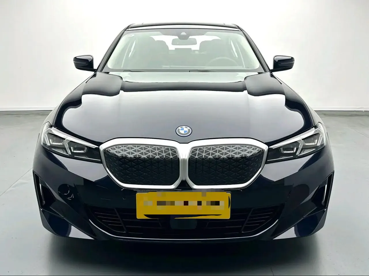 BMW 2026 i3 eDrive 35 L automatic gear 2
