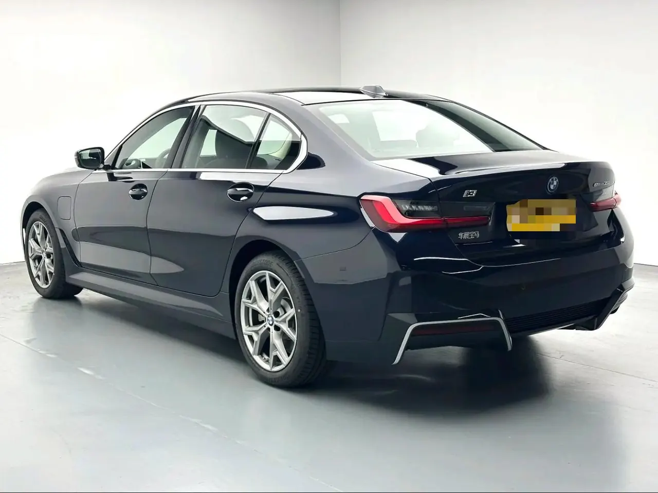 BMW 2026 i3 eDrive 35 L automatic gear 6