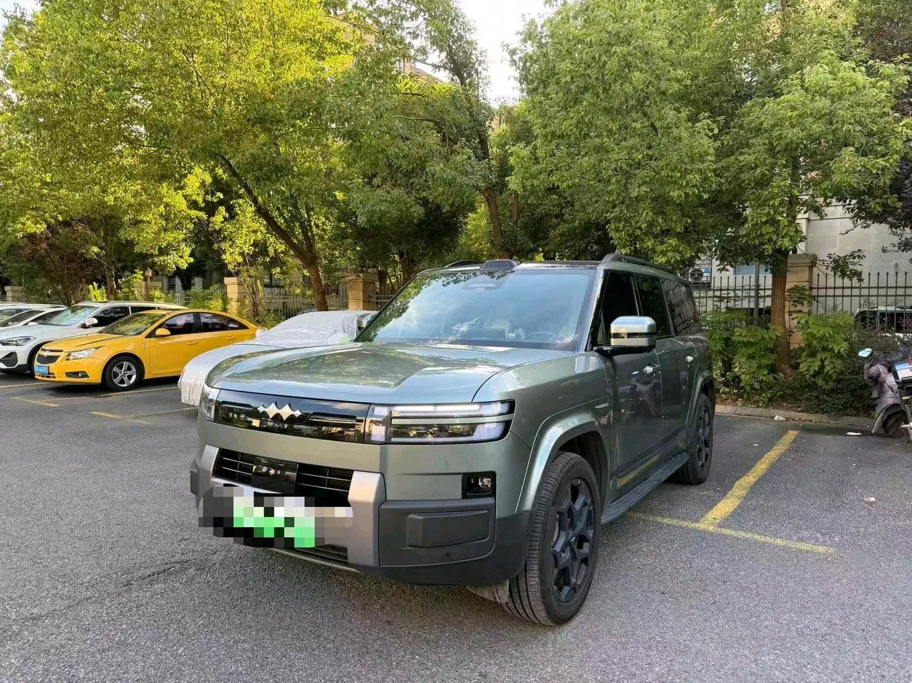 FangChengBao 2025 titanium 7 1.5T stepless 190KM four-wheel drive Ultra version of automatic gear - View 1