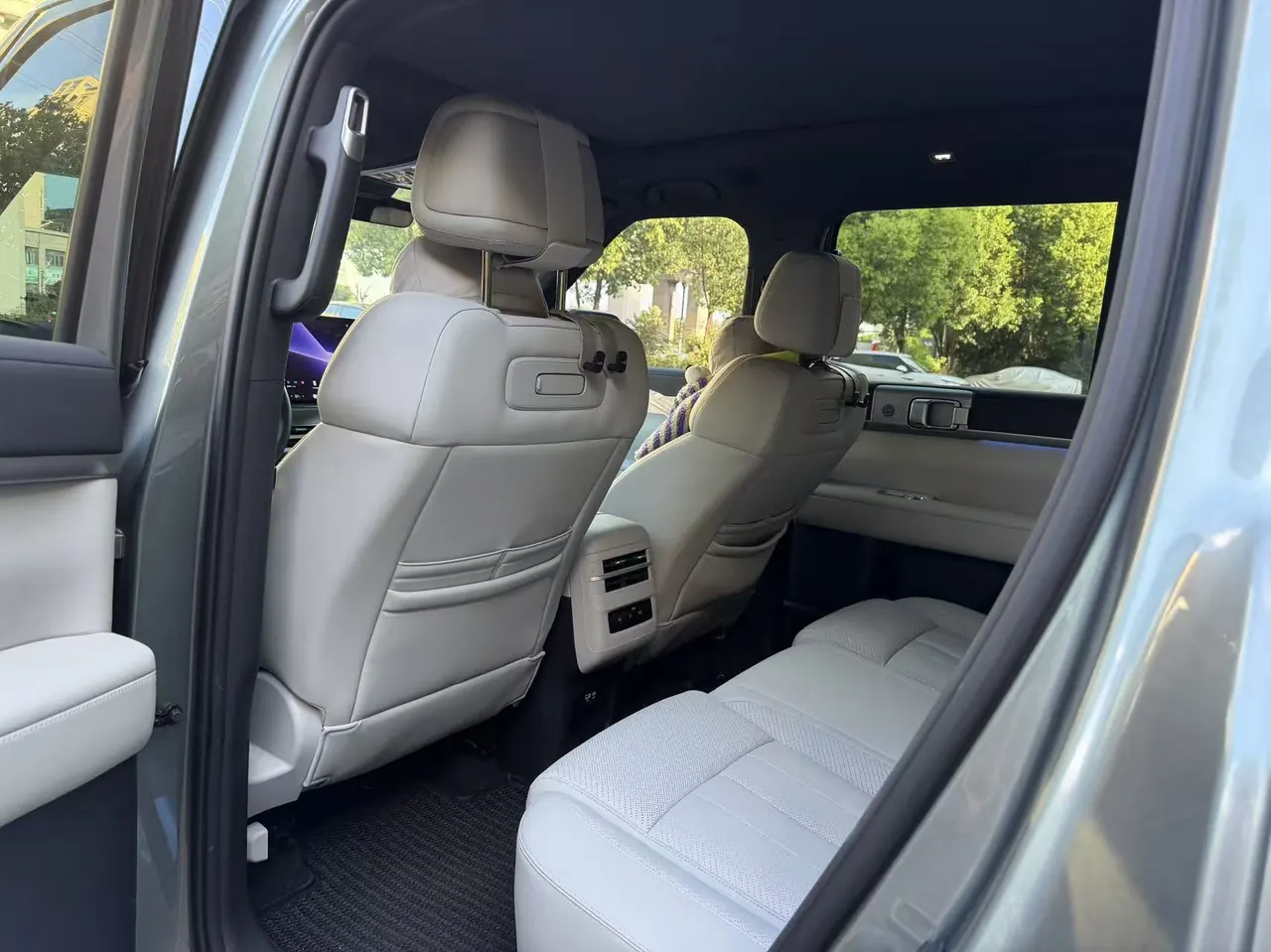 FangChengBao 2025 titanium 7 1.5T stepless 190KM four-wheel drive Ultra version of automatic gear 9