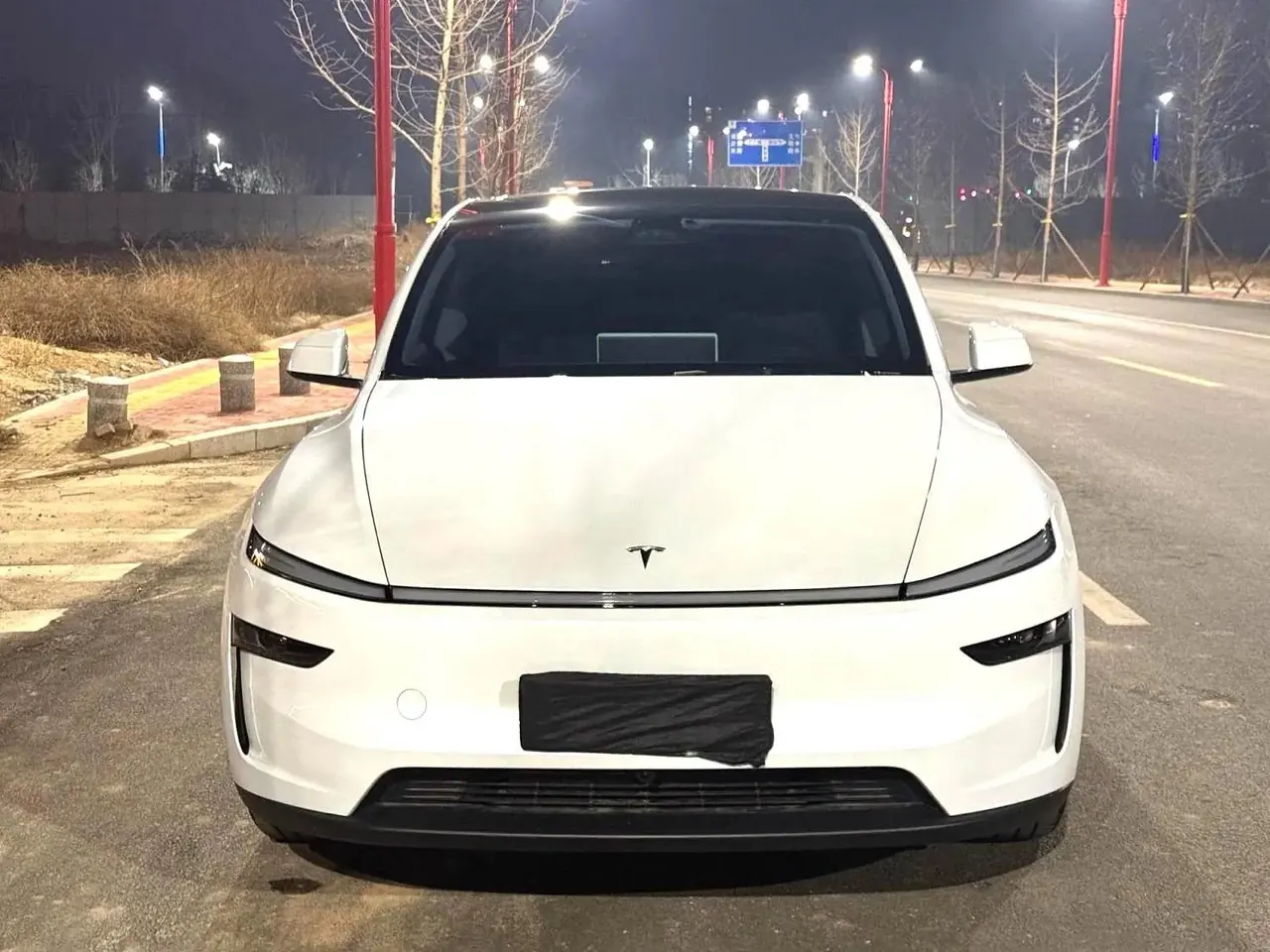 Tesla 2025 Model Y rear-wheel drive version automatic transmission 2