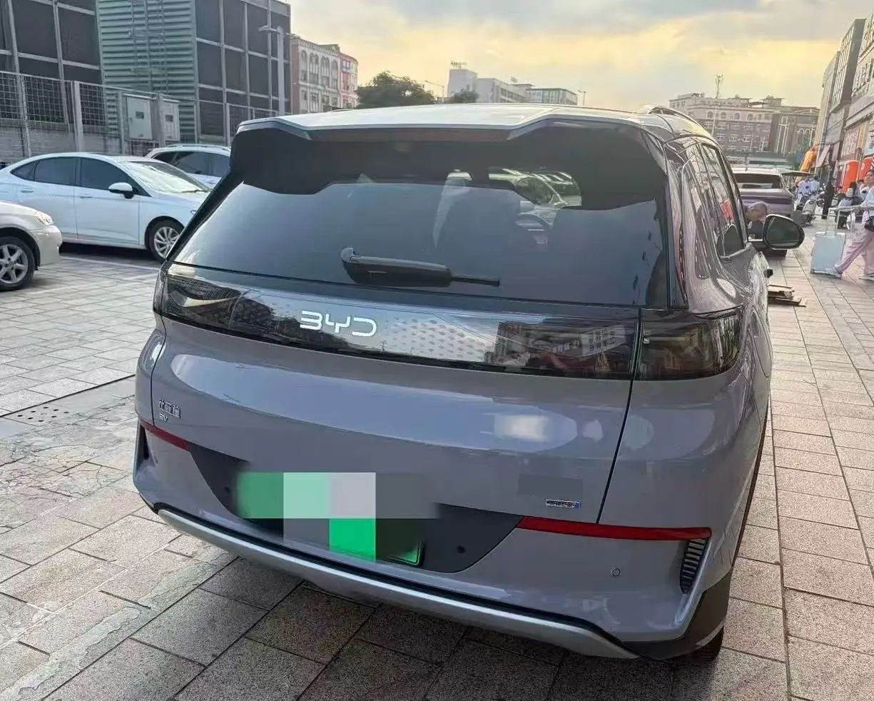 BYD 2025 Sea Lion 05 EV 520KM Flagship Zhihang Edition Automatic Gear 4