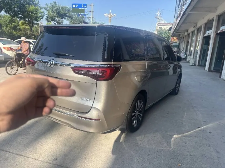 Buick 2023 GL8 ES Lu Zun 48V 2.0T 653T Exclusive Automatic Gear 3