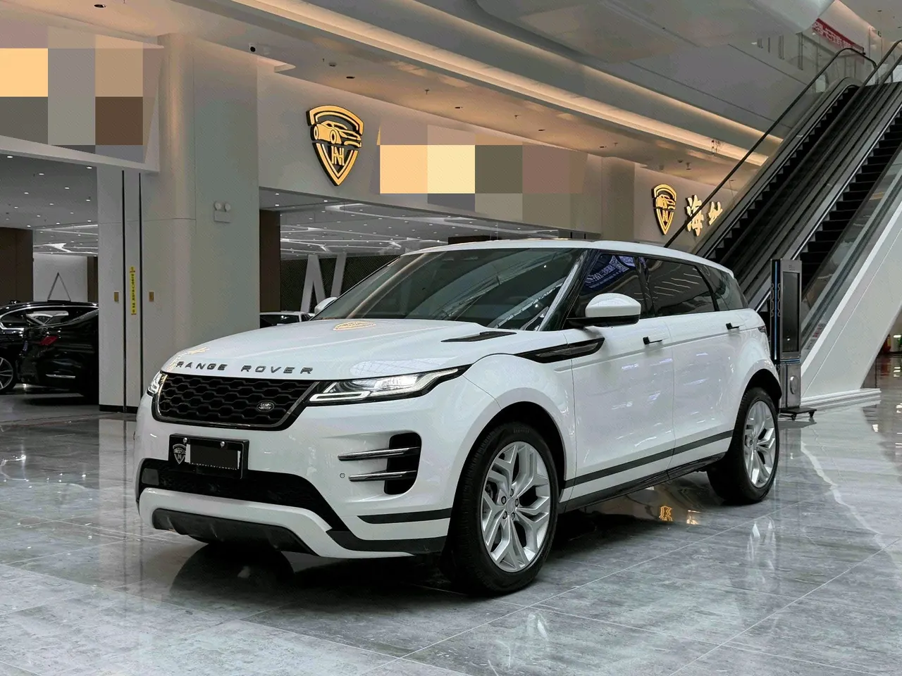 Open image lightbox: Land Rover 2021 Range Rover Aurora L 48V 2.0T 200PS R-Dynamic Standard Elite Automatic Gear