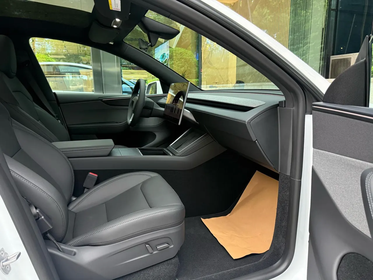 Tesla 2026 Model Y Rear-Wheel-Drive Automatic 10