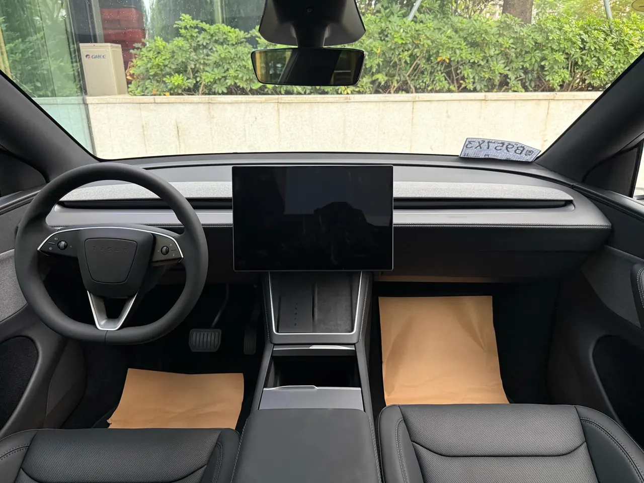 Tesla 2026 Model Y Rear-Wheel-Drive Automatic 15