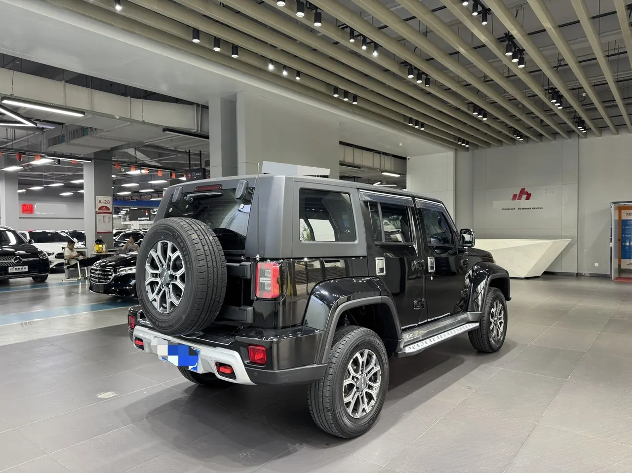 Beijing 2020 BJ40 2.0T 4-wheel drive city hunter version chivalrous automatic gear 8