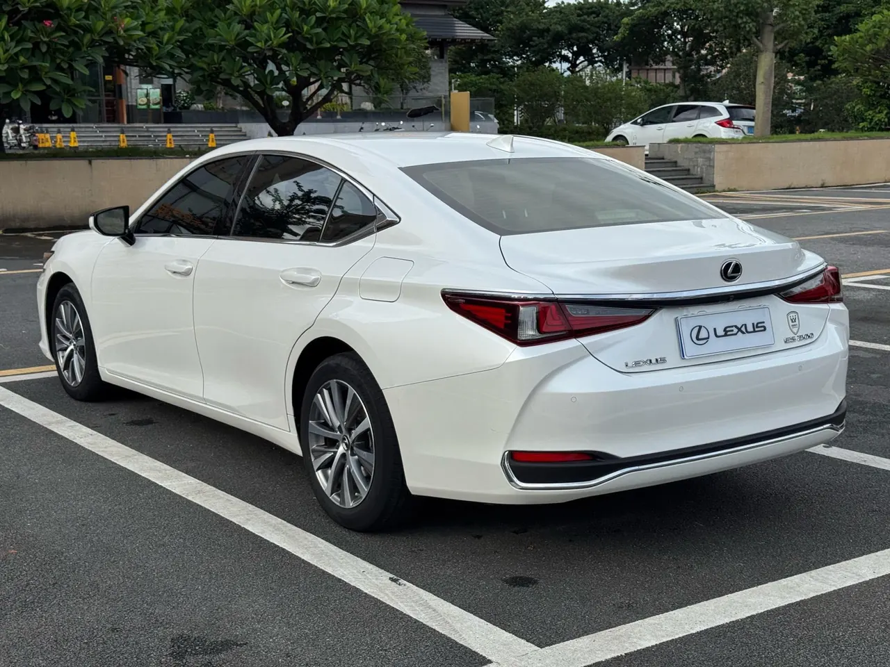 Lexus ES (Imported) 2020 ES200 2.0 Stepless Premium Edition Automatic Gear 7