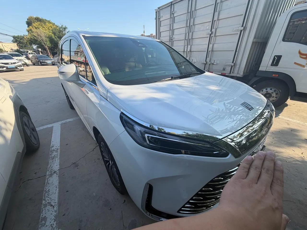 Buick 2025 GL8 Lu Shang 1.5T Smart Edition 7-seat Automatic Gear 2