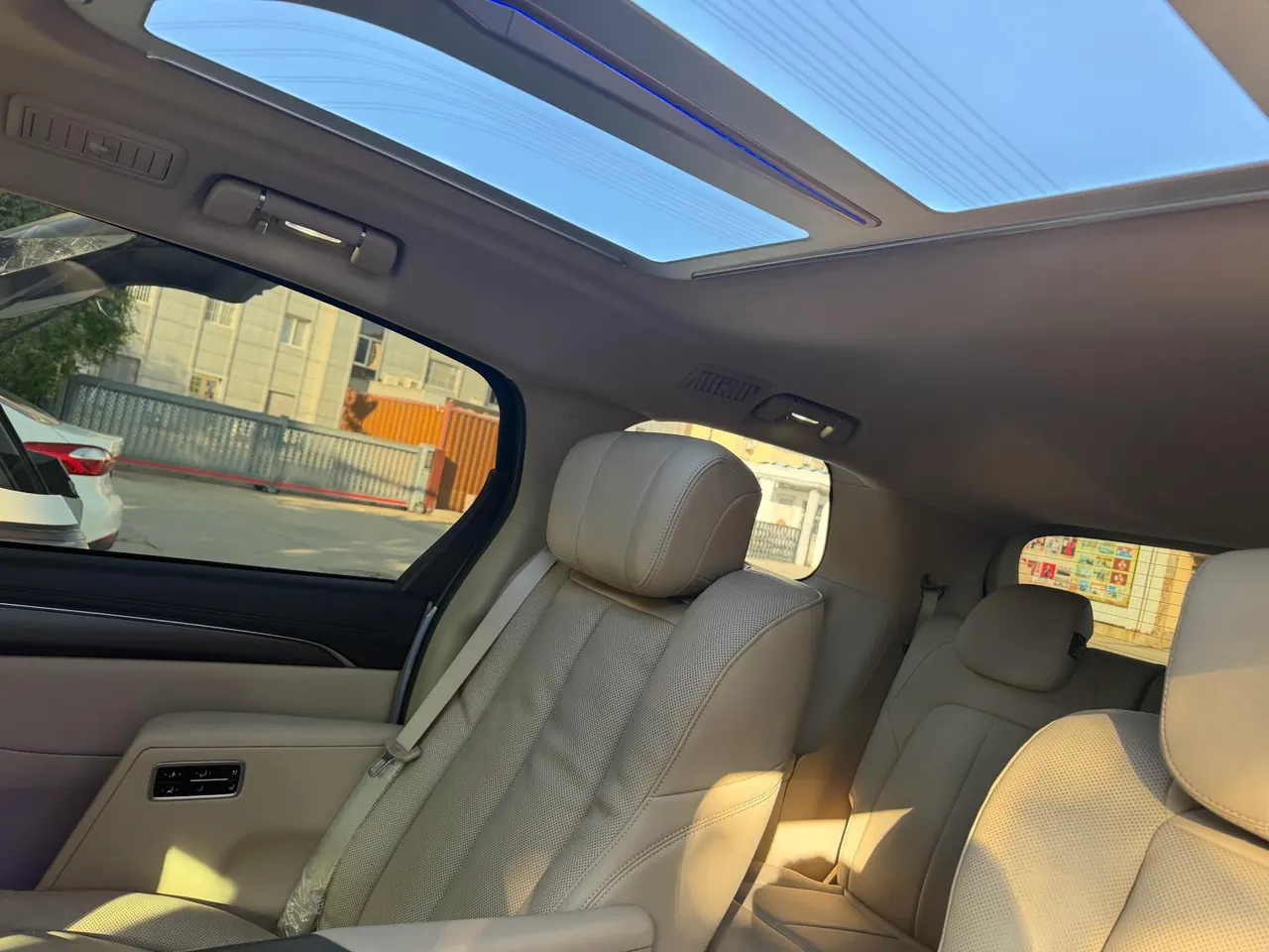 Buick 2025 GL8 Lu Shang 1.5T Smart Edition 7-seat Automatic Gear 6