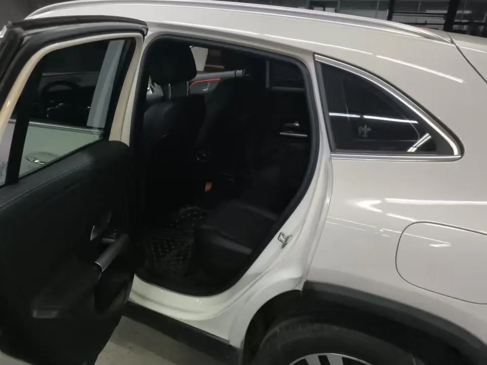 Mercedes Benz 2022 GLA 200 1.3T automatic gear 3