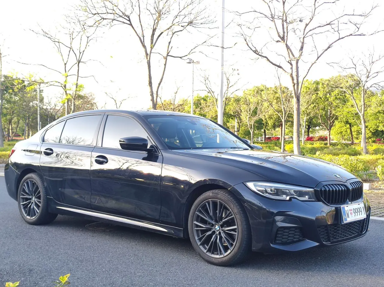BMW 3 Series 2022 325Li 2.0T M Sports Obsidian Night Kit (Changed) Automatic Gear 3