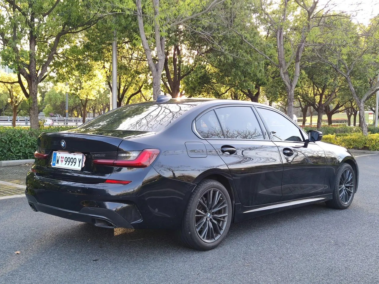 BMW 3 Series 2022 325Li 2.0T M Sports Obsidian Night Kit (Changed) Automatic Gear 9