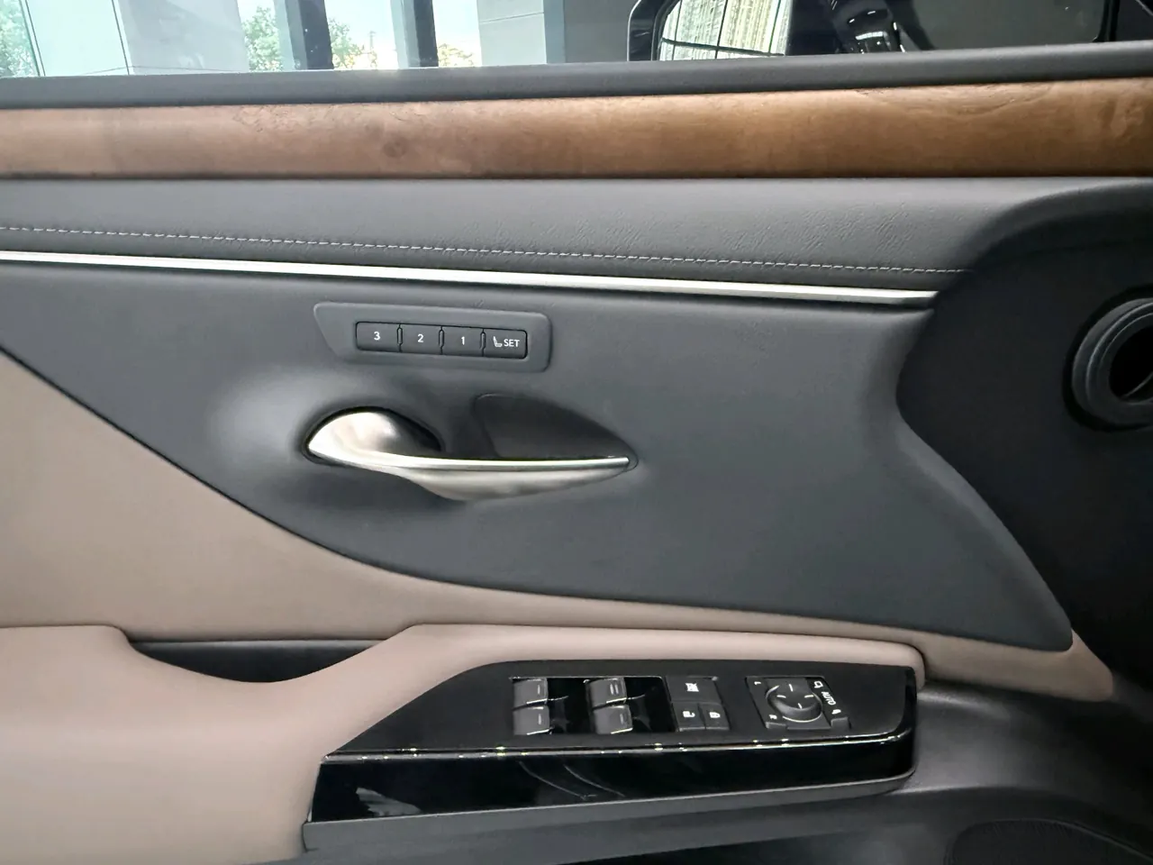 Lexus ES (Imported) 2023 ES200 2.0 Stepless Deluxe Edition Automatic Gear 12