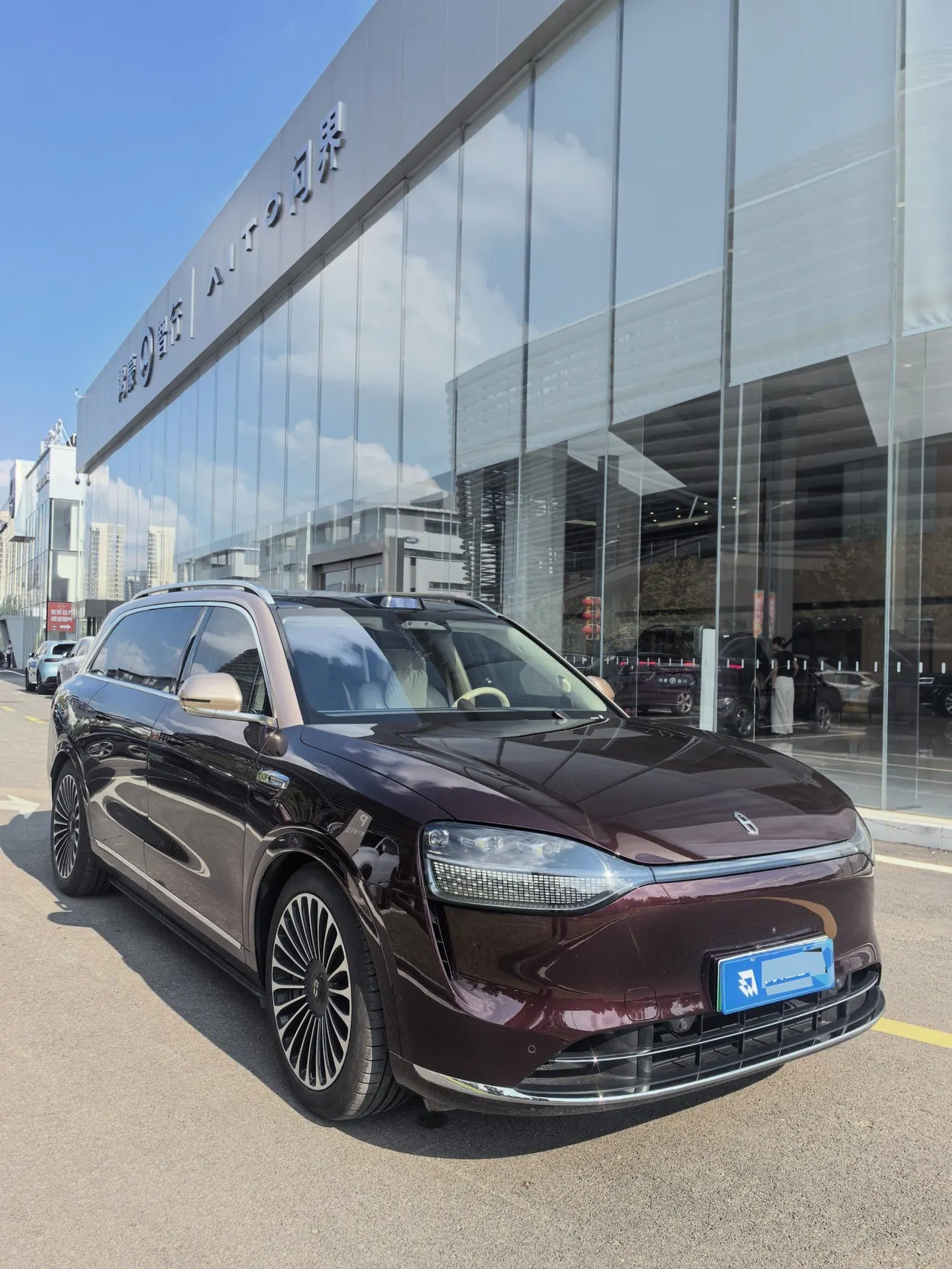 AITO 2025 AITO M9 extended range Ultra version 52kWh5 seat version automatic gear 3
