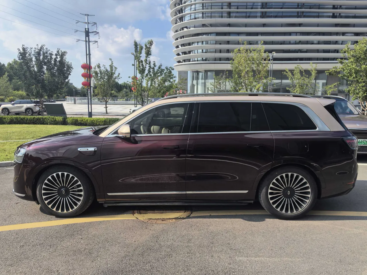 AITO 2025 AITO M9 extended range Ultra version 52kWh5 seat version automatic gear 4