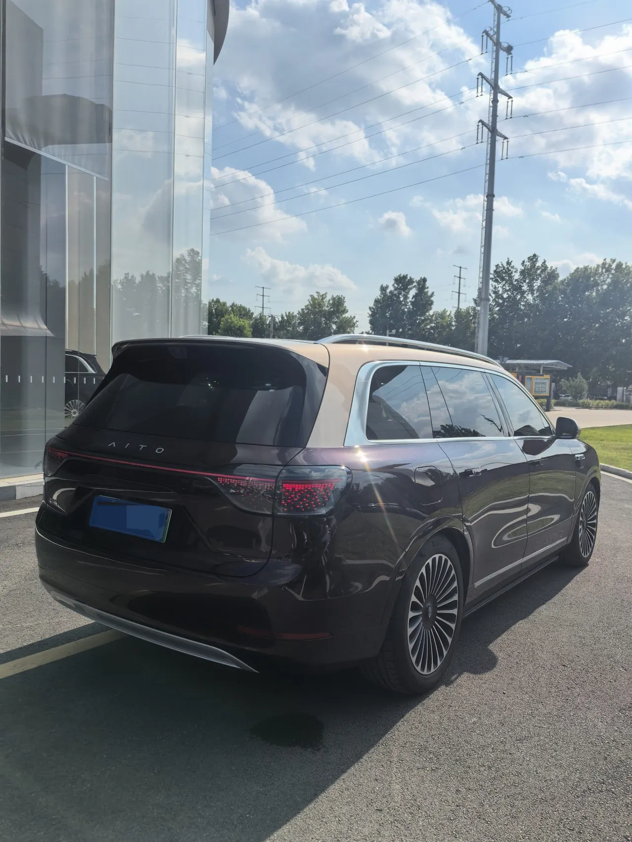 AITO 2025 AITO M9 extended range Ultra version 52kWh5 seat version automatic gear 7