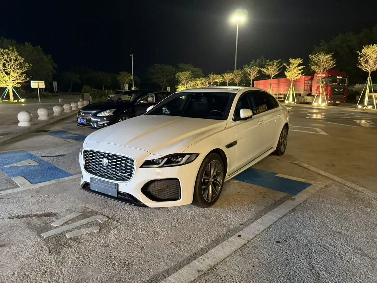 Jaguar 2022 XFL 2.0T P 12500.00g Drive Elite Sports Edition Automatic Gear - View 1