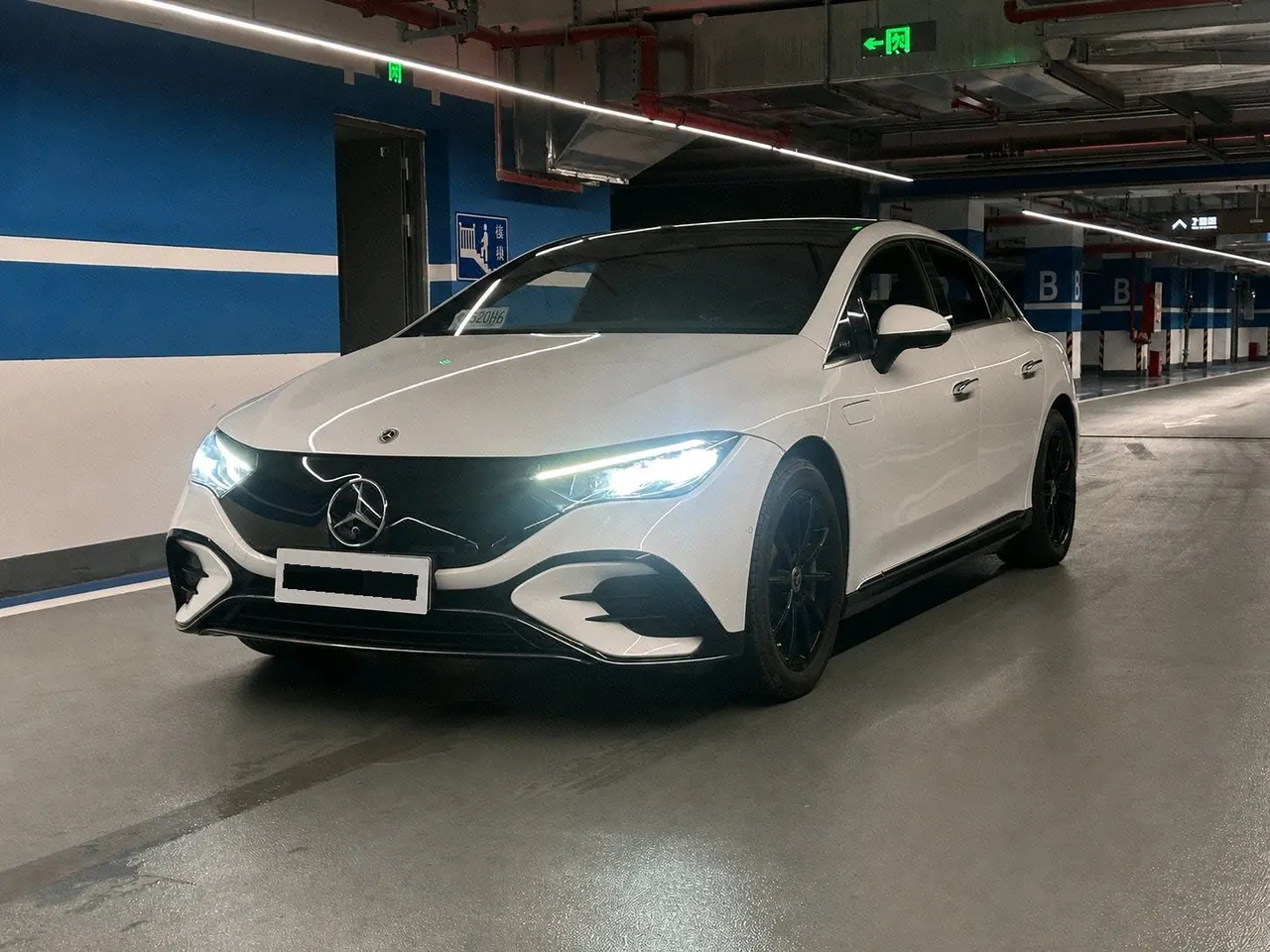Mercedes Benz 2022 EQE 350 EQE 350 Pioneer Edition Automatic - View 1