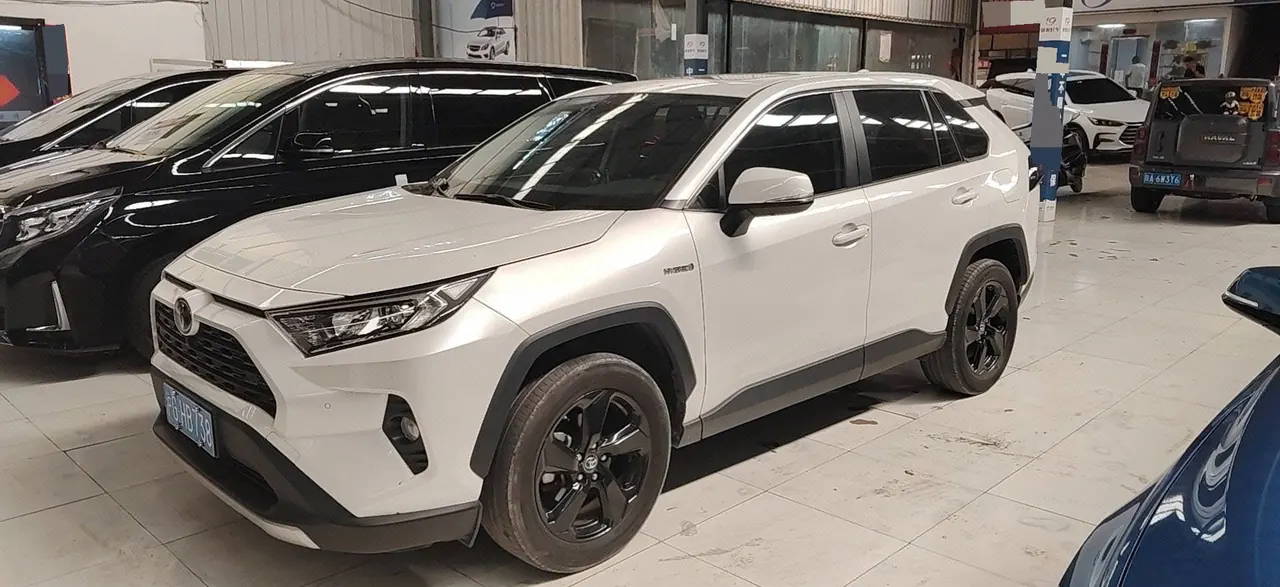 打开图片灯箱:Toyota 2022 RAV4 Rongfang Double Engine 2.5 Stepless Four-wheel Drive Elite Plus Automatic Gear