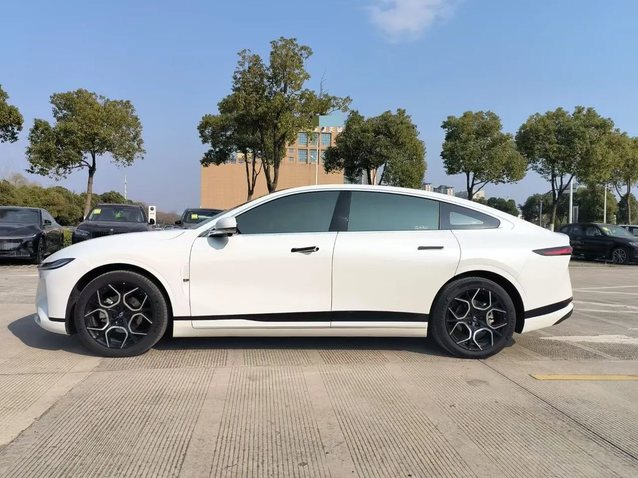 QiYuan 2025 A07 Blue Whale Pure Electric Edition 525 Smart Driving Luxury Automatic Gear 2