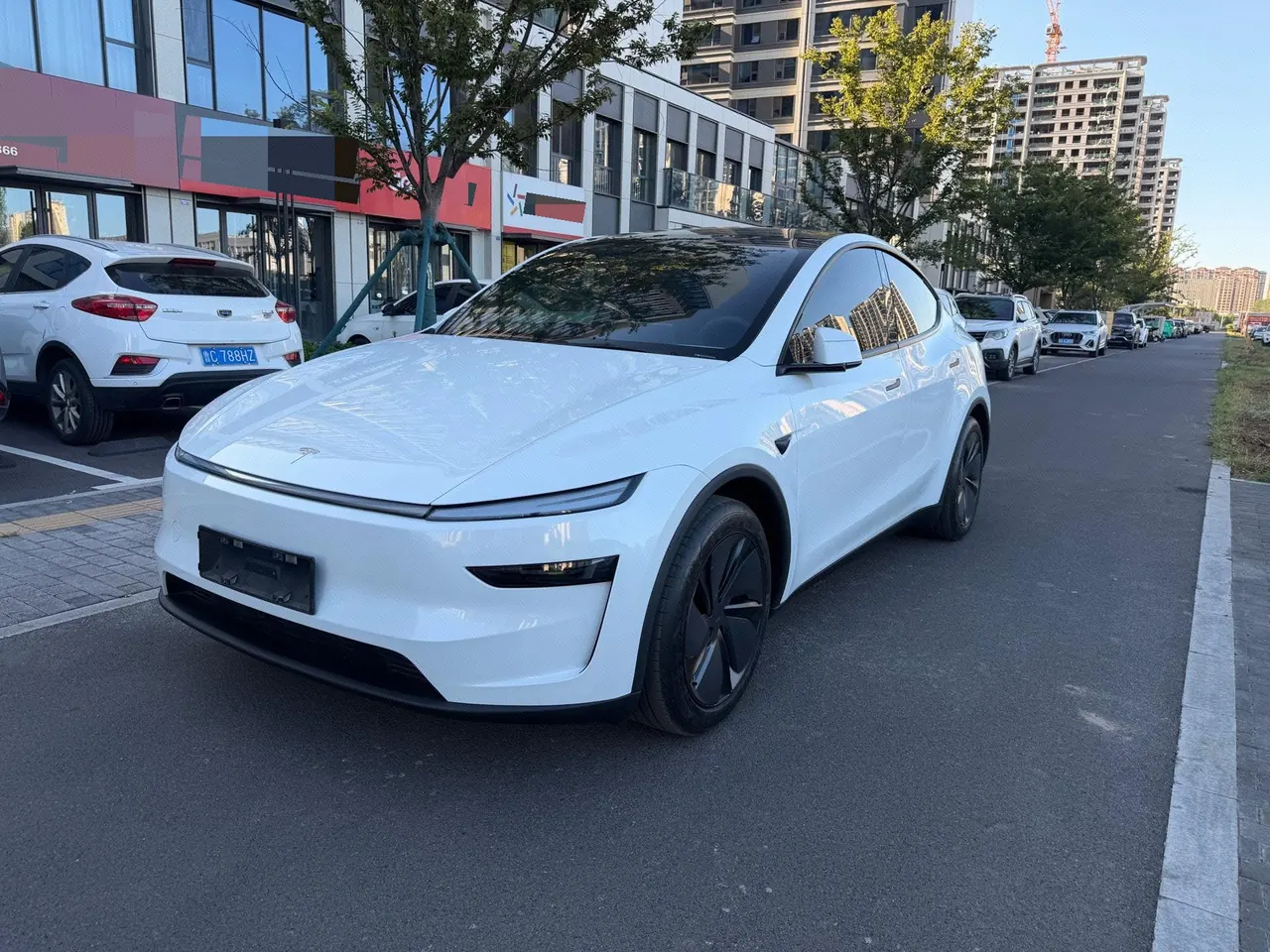 Tesla 2026 Model Y Rear-Wheel-Drive Automatic - View 1