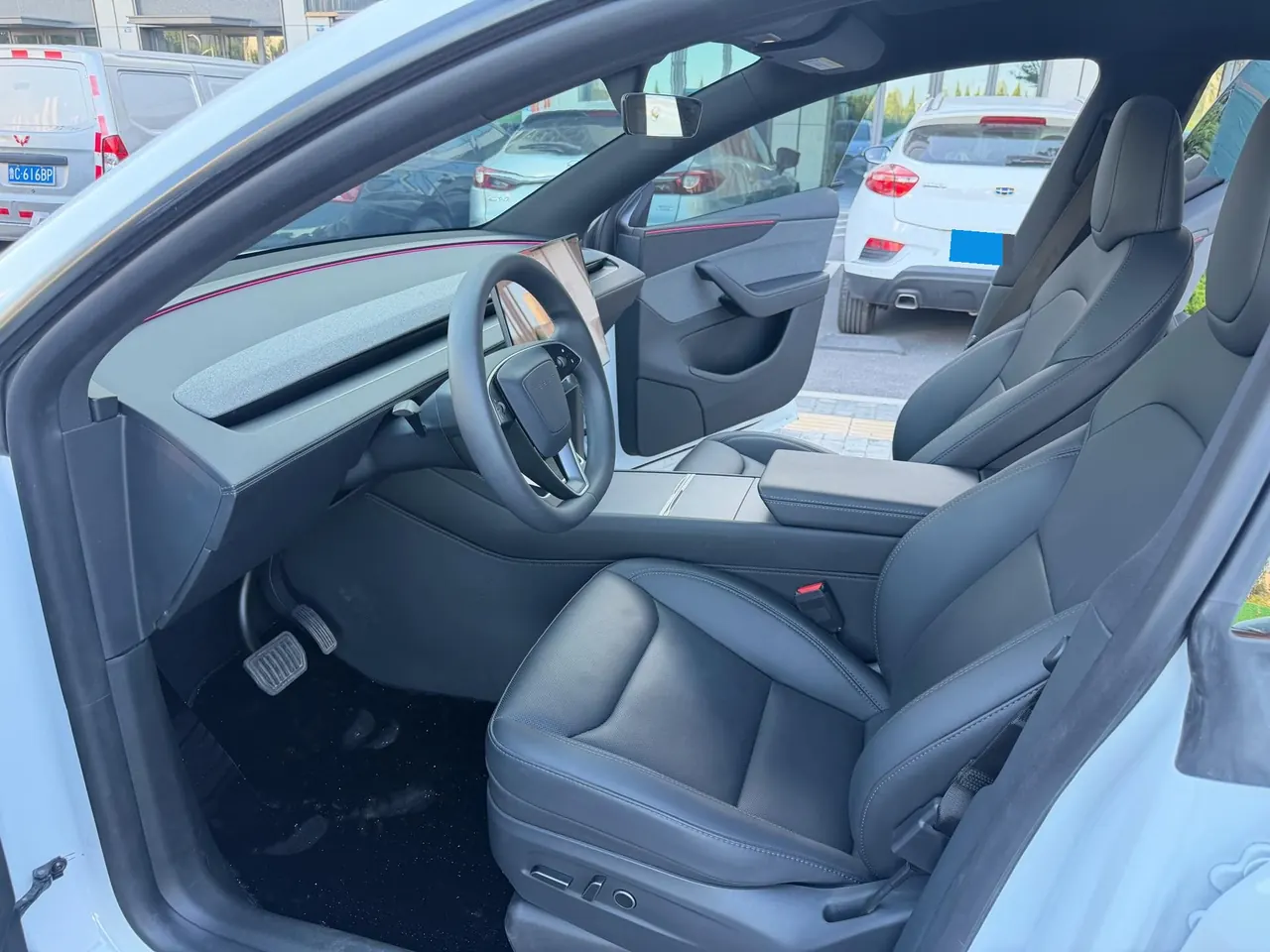 Tesla 2026 Model Y Rear-Wheel-Drive Automatic 6