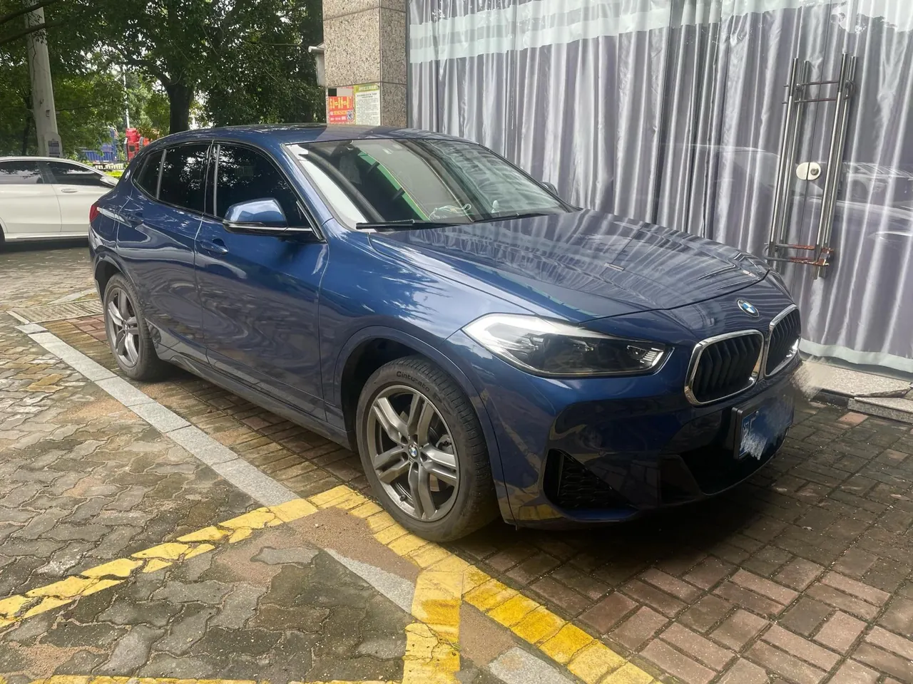 BMW 2021 X2 sDrive25i 2.0T Obsidian Night Edition Automatic Gear 3