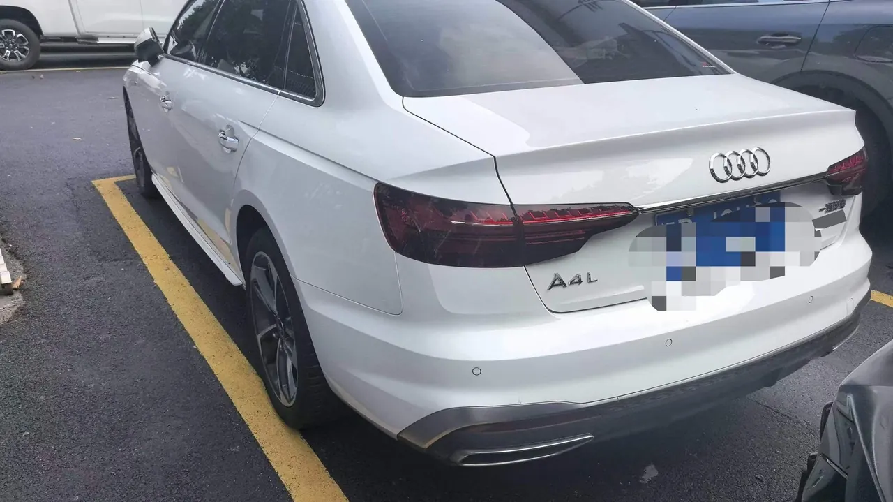 Audi 2024 A4L 2.0TFSI 40TFSI Fashion Dynamic Automatic 3