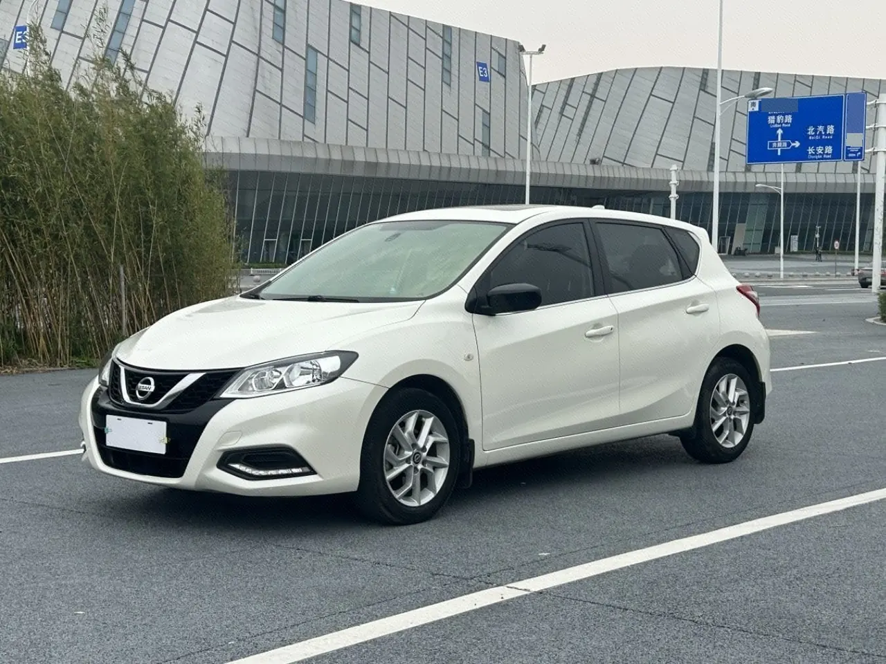 Open image lightbox: Nissan 2021 Tiida 1.6 Stepless Cool Edition Automatic Gear