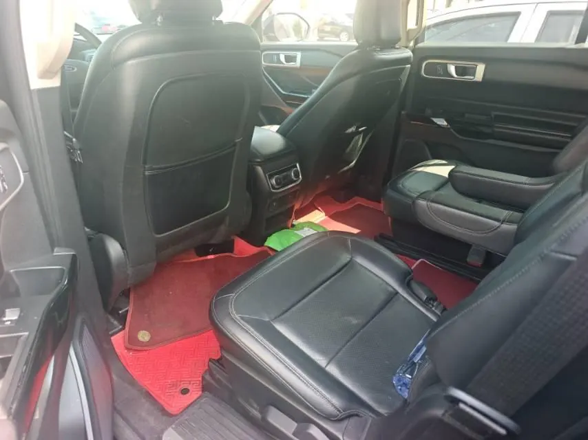 Ford 2020 Explorer 2.3T EcoBoost 285 Four-wheel Drive Fashion Edition 6-seat Automatic Gear 3