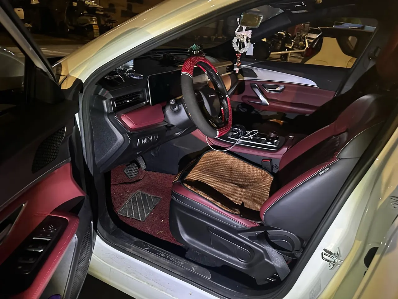 Jetour 2024 X70 PLUS 1.5T Champion Edition PRO5 Automatic Gear 5