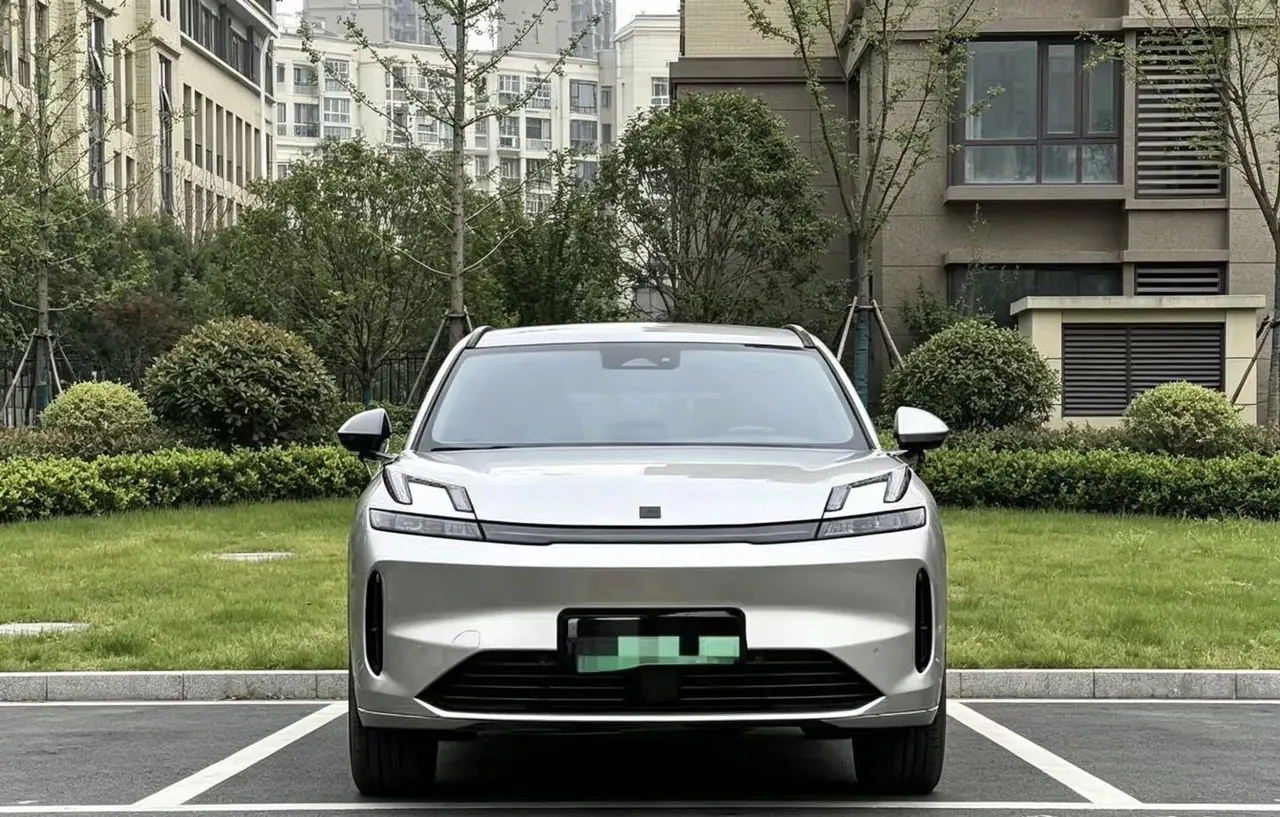 LYNK&amp;CO 2023 LYNK&amp;CO 08 EM-P 1.5T 120km Long Endurance Halo Automatic 2