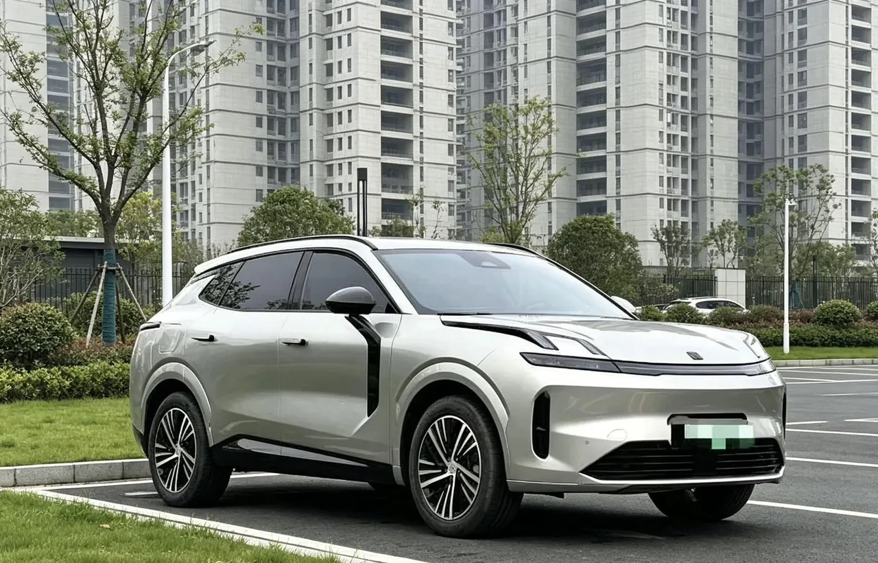 LYNK&amp;CO 2023 LYNK&amp;CO 08 EM-P 1.5T 120km Long Endurance Halo Automatic 3