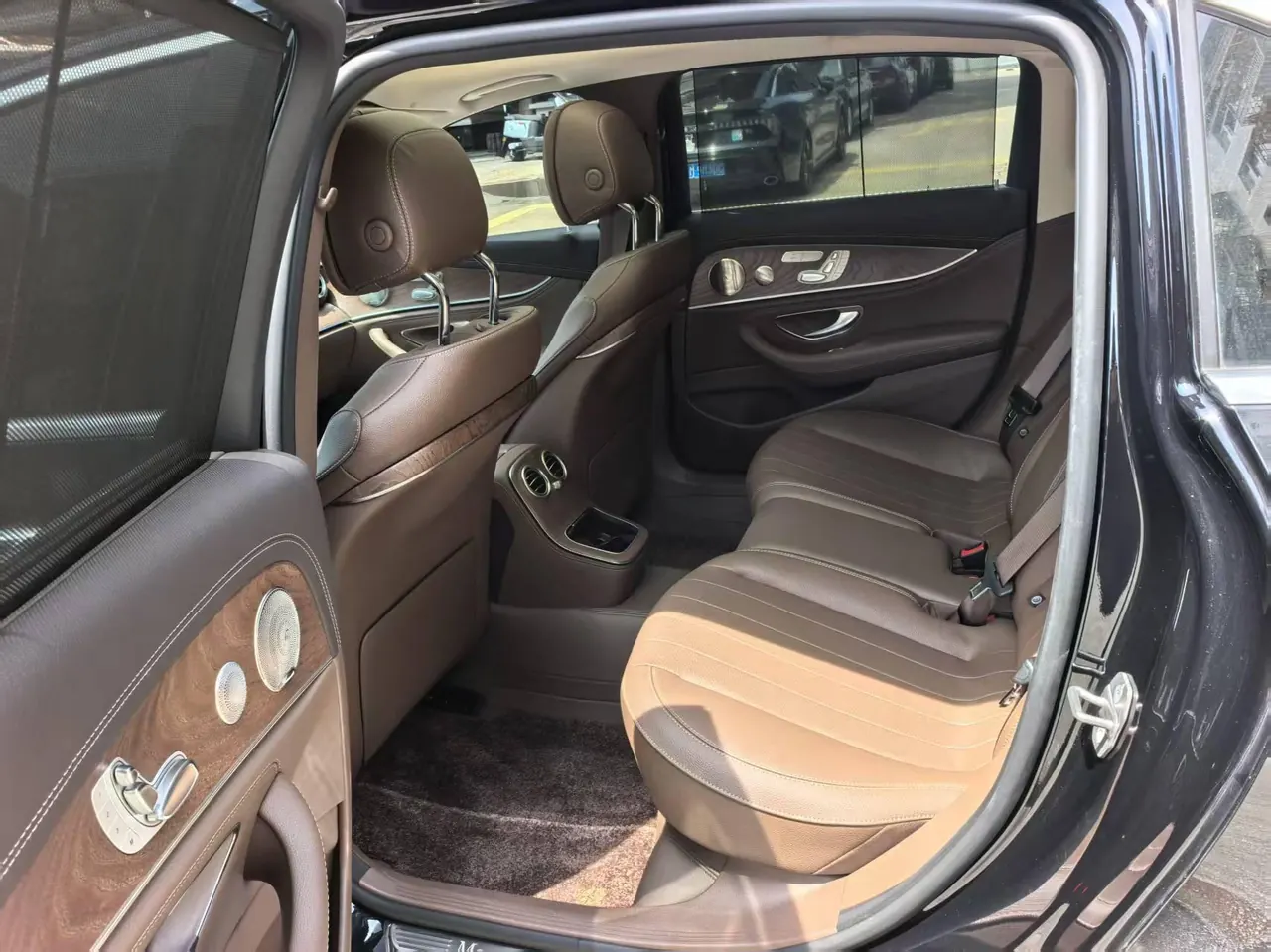 Mercedes Benz E Class 2022 E 300 L 2.0T Luxury (Change 2) Automatic Gear 3