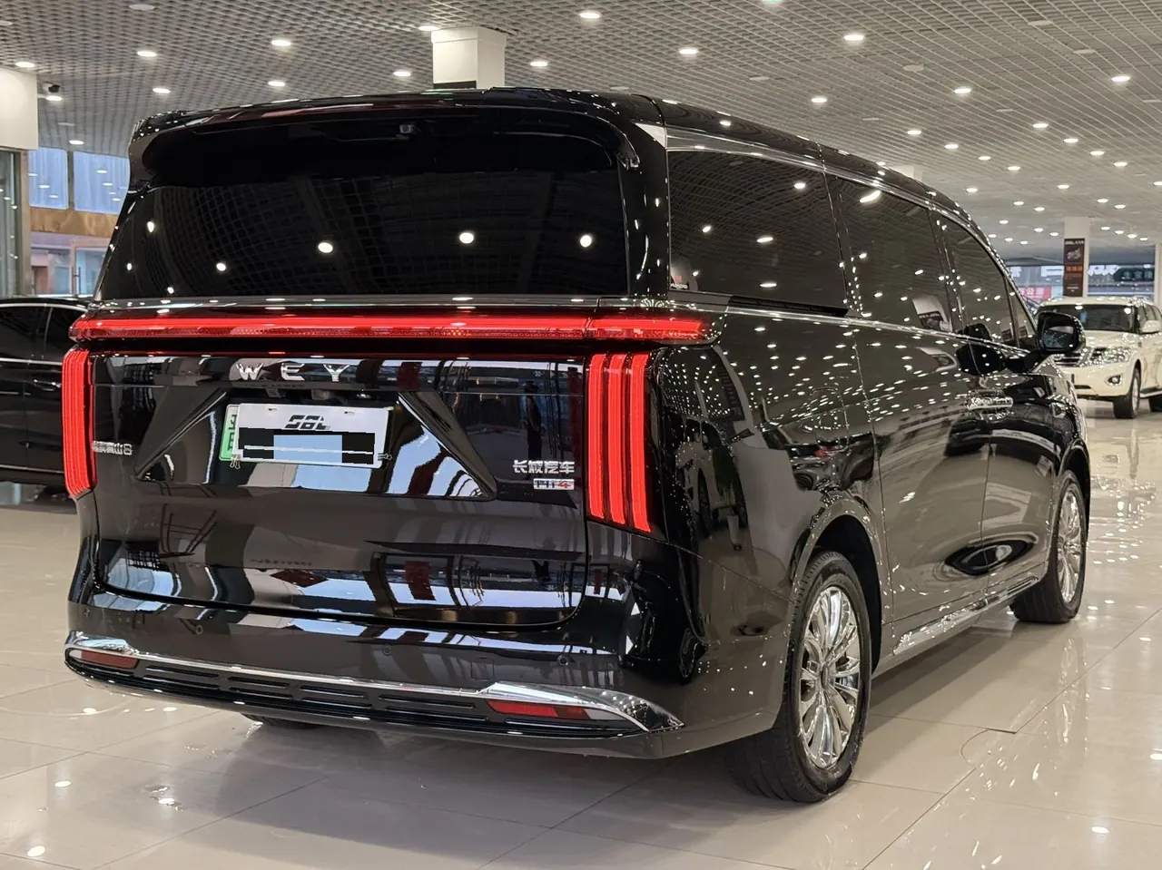 WEY 2025 VV7 Hi4 1.5T Four-Wheel-Drive Automatic Model 4