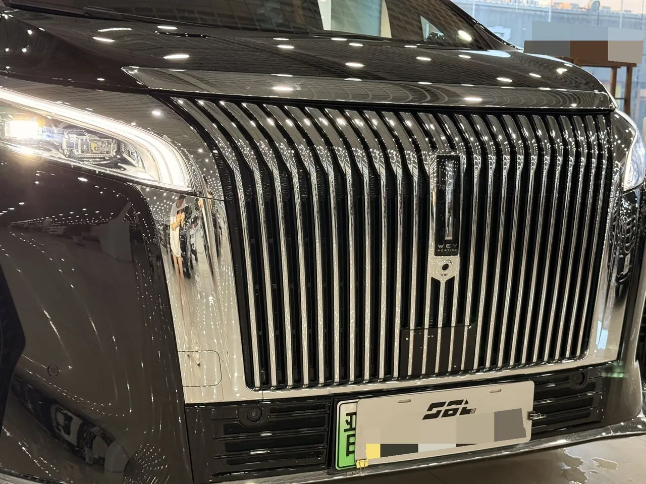 WEY 2025 VV7 Hi4 1.5T Four-Wheel-Drive Automatic Model 5