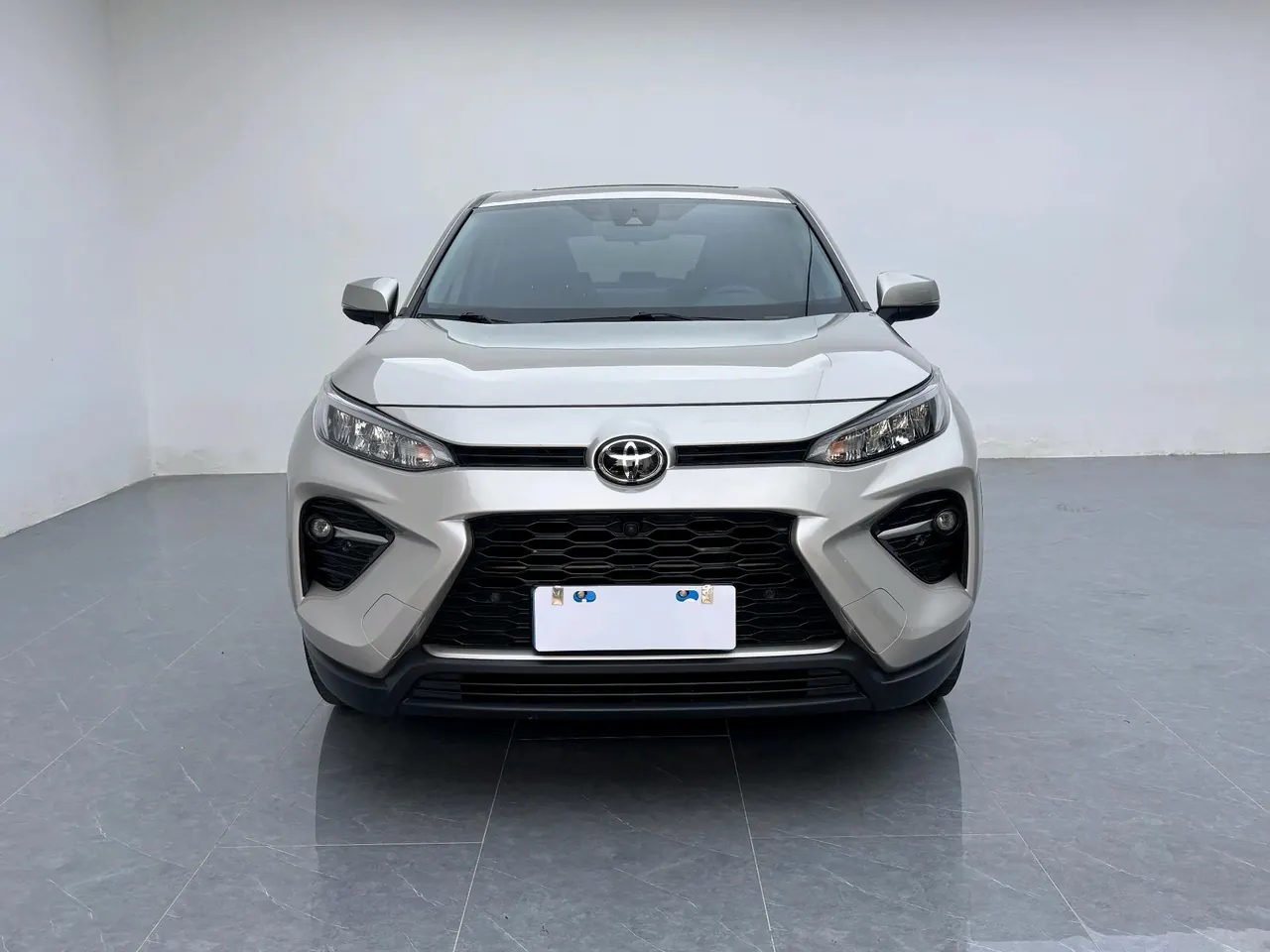 Toyota 2022 Willanda 2.0 Stepless Two-Drive Luxury PLUS Edition Automatic Gear 2