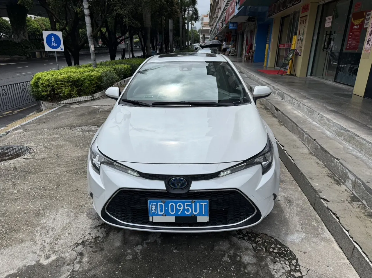 Toyota 2022 Lei Ling Shuangqing 1.8H Stepless Deluxe Edition Automatic Gear 2
