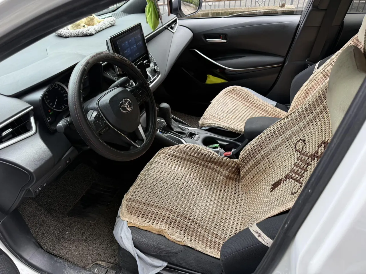 Toyota 2022 Lei Ling Shuangqing 1.8H Stepless Deluxe Edition Automatic Gear 7